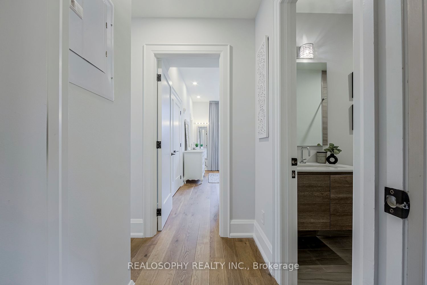 1657 Bathurst St, #4A