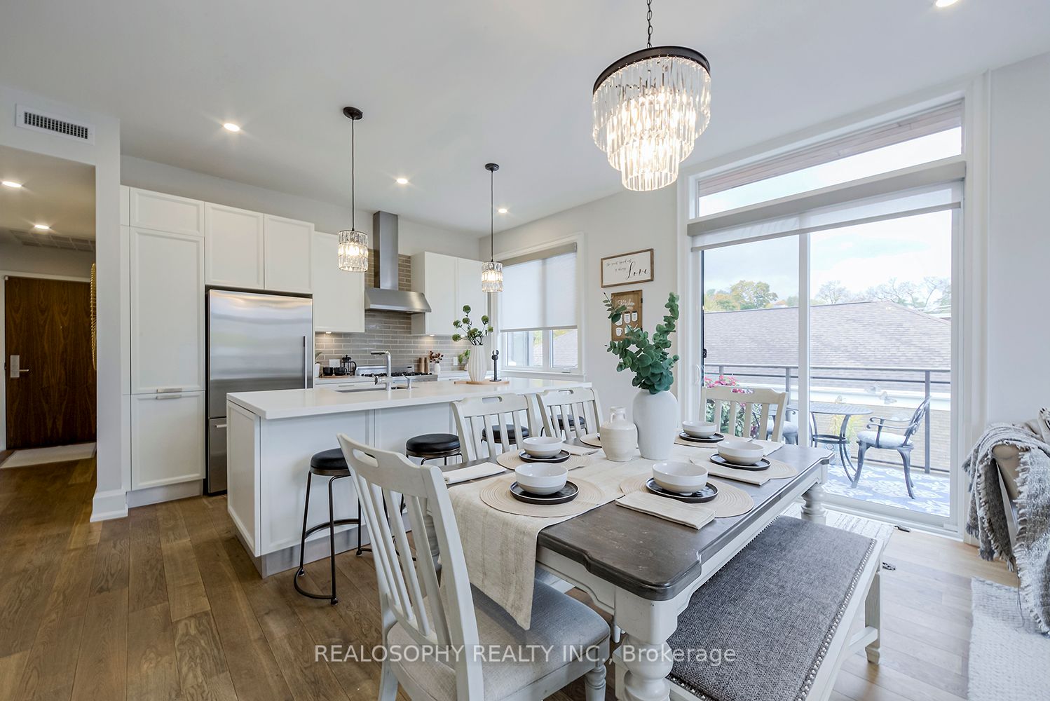 1657 Bathurst St, #4A