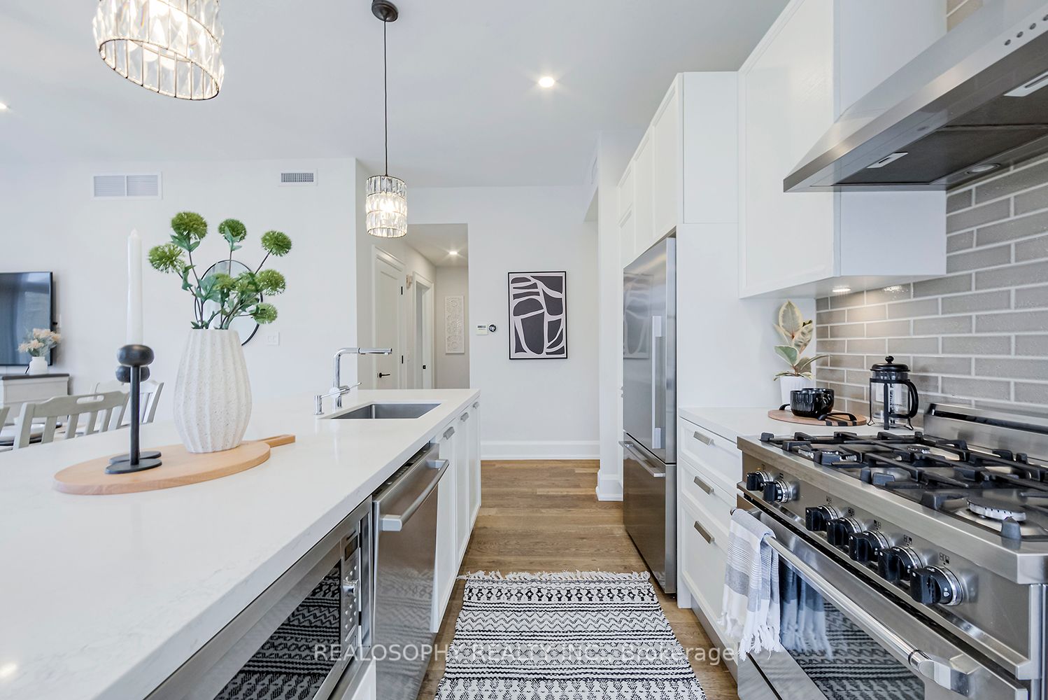 1657 Bathurst St, #4A