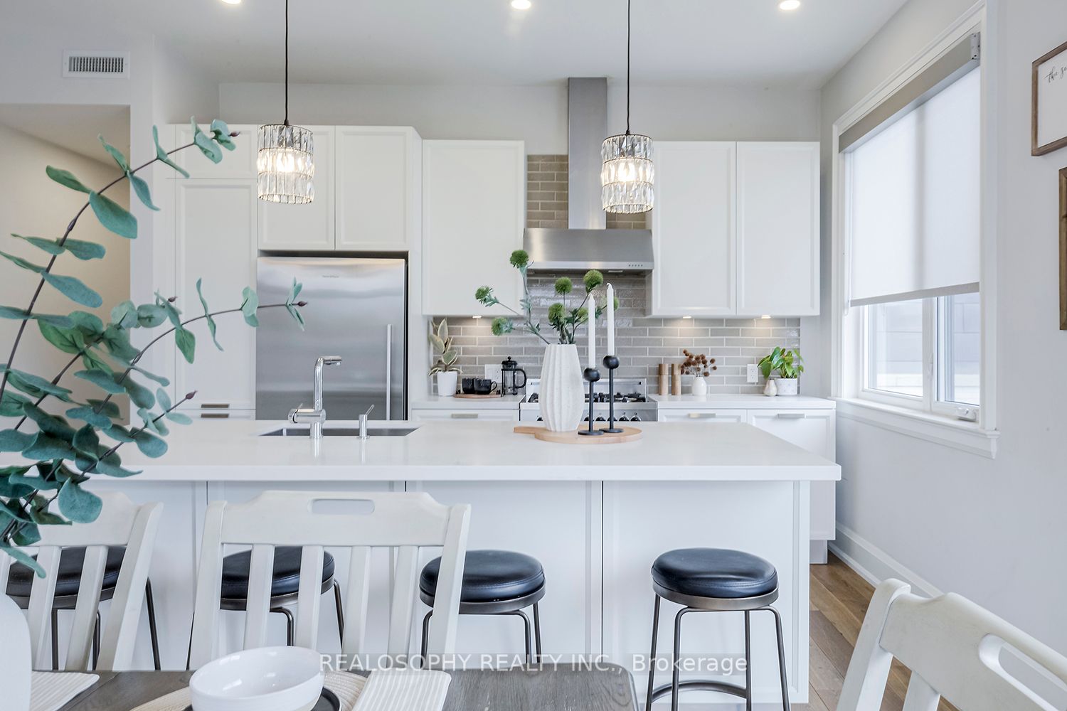 1657 Bathurst St, #4A