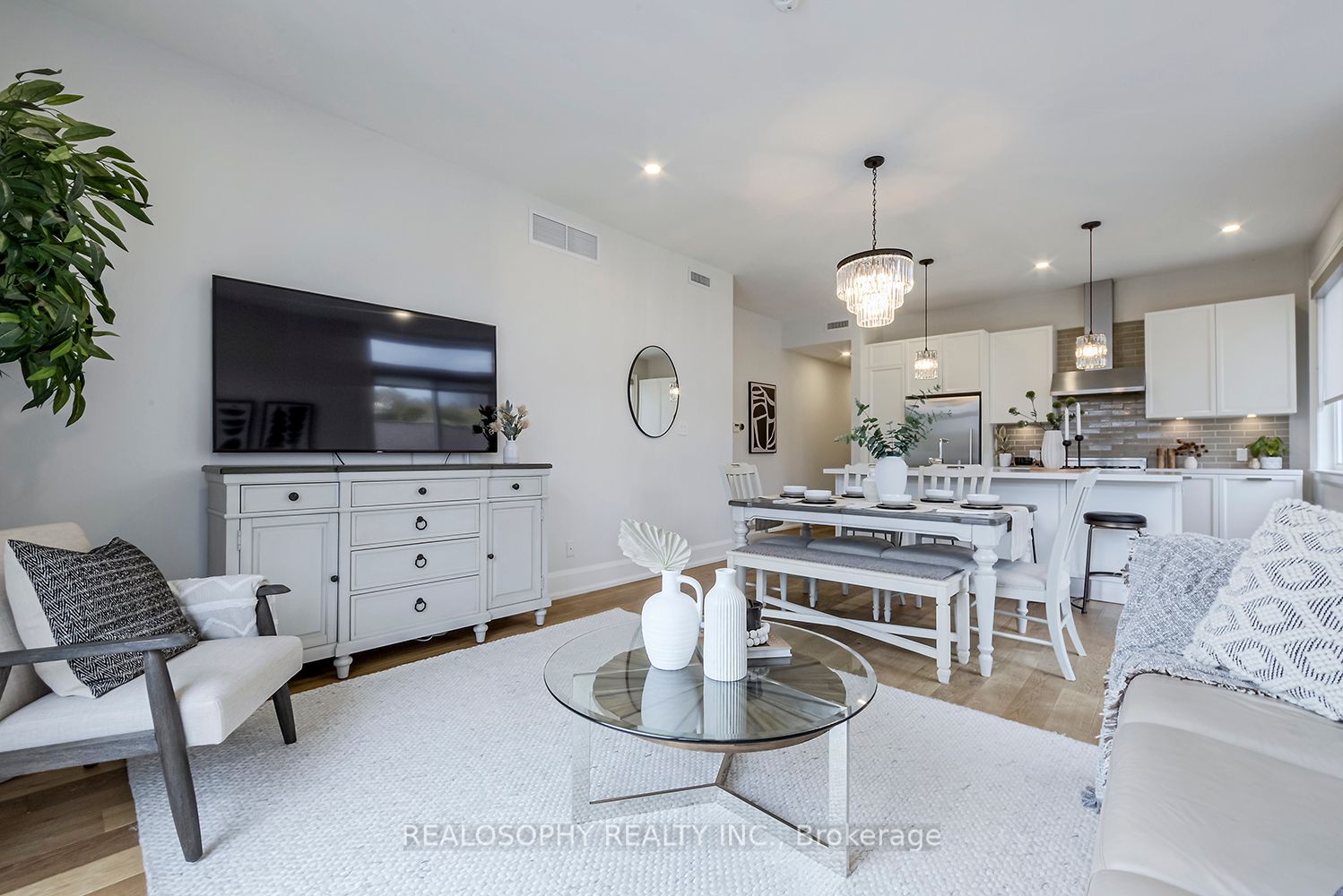 1657 Bathurst St, #4A