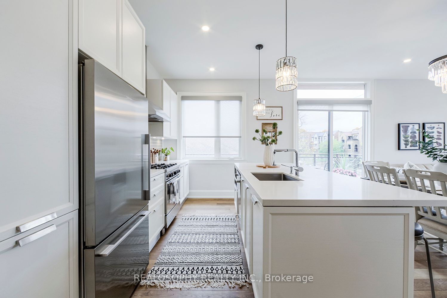 1657 Bathurst St, #4A