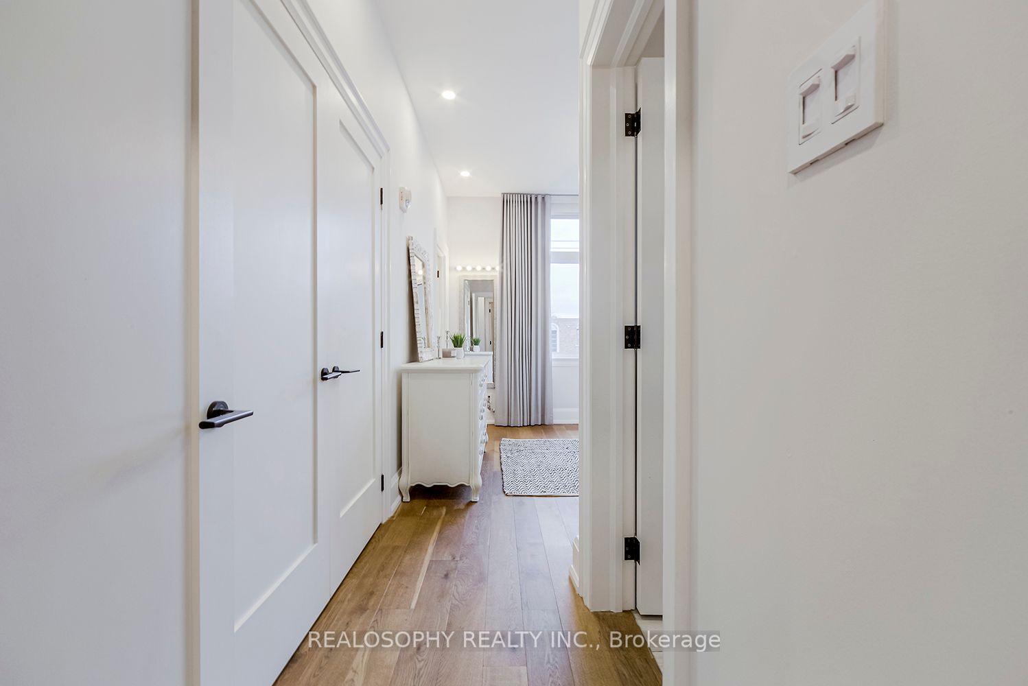 1657 Bathurst St, #4A
