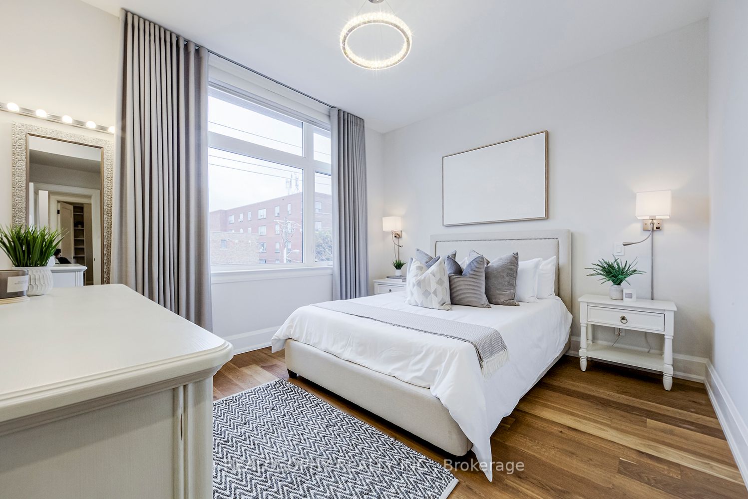 1657 Bathurst St, #4A
