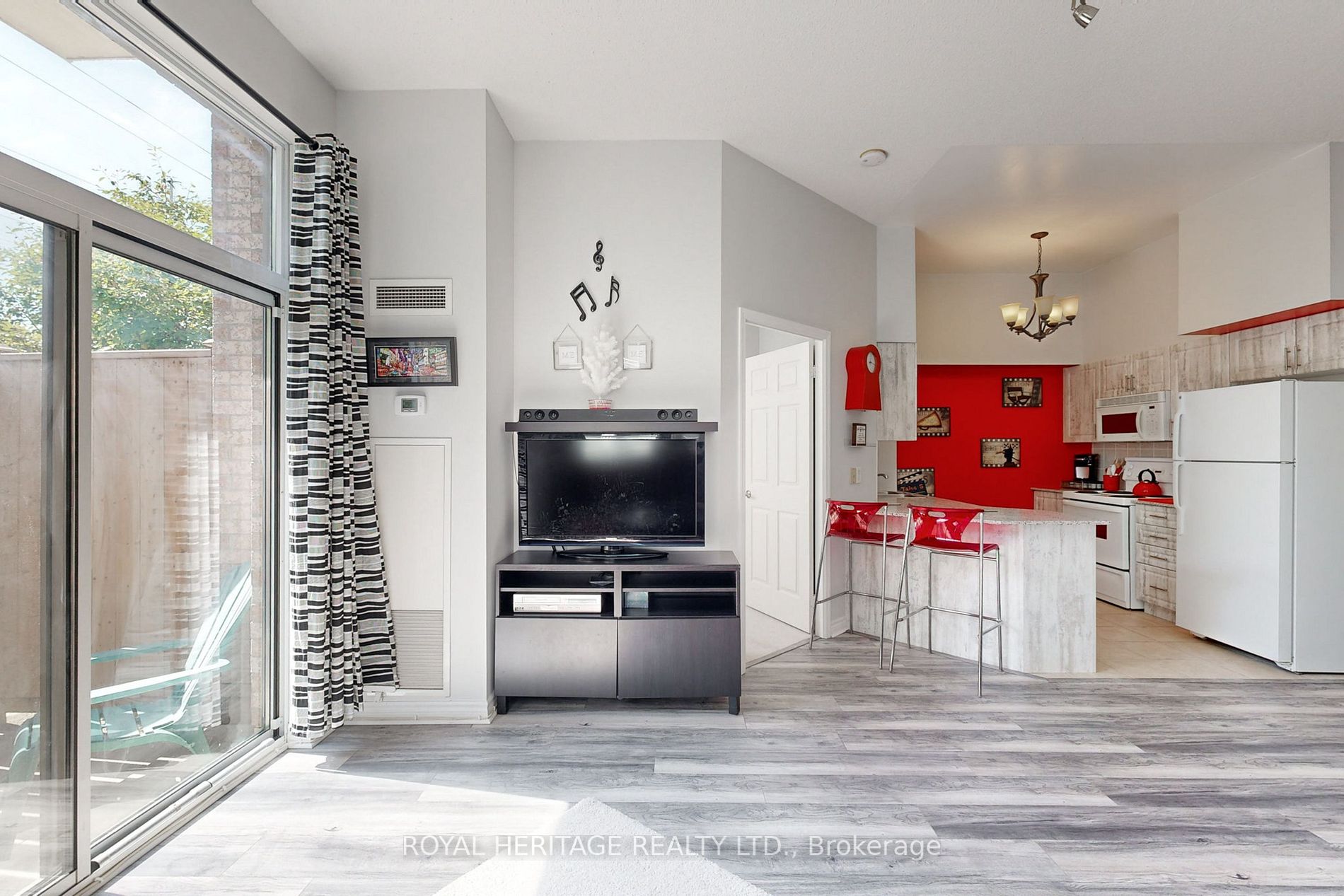 1730 Eglinton Ave E, #107