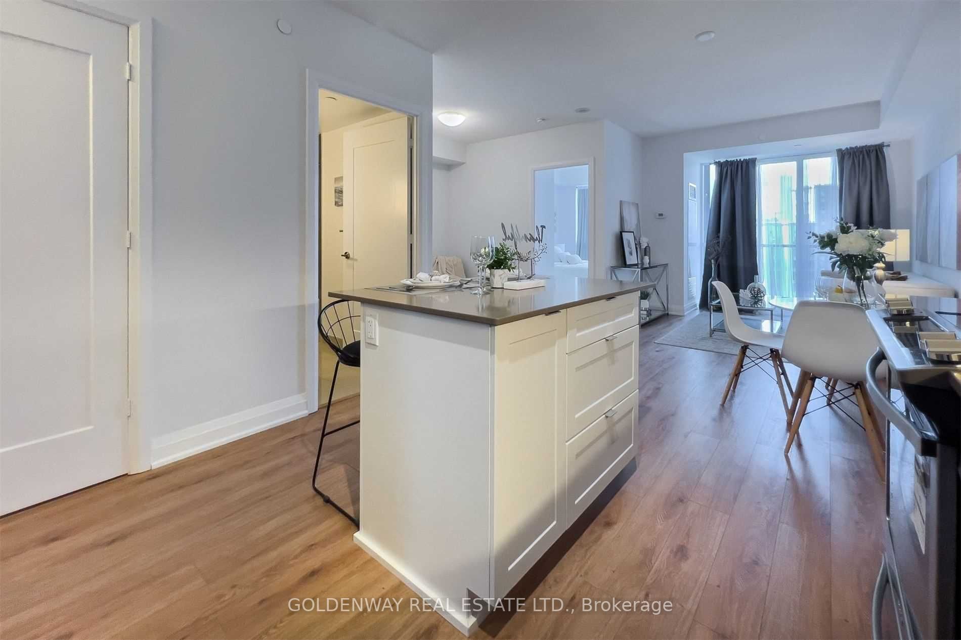 18 Graydon Hall Dr, #1004