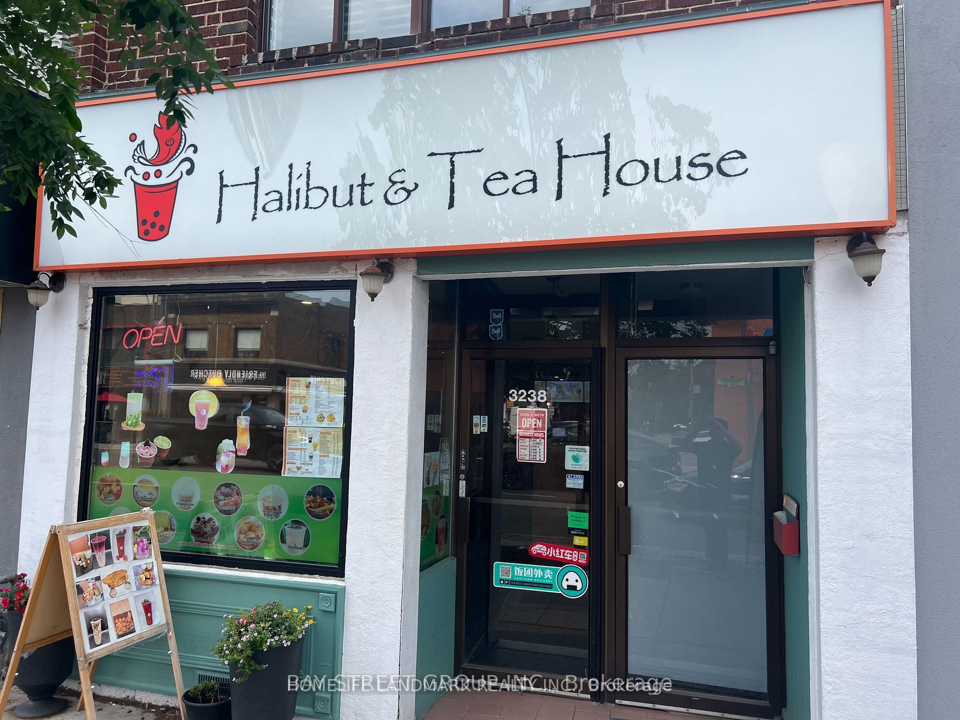 3238 Yonge St