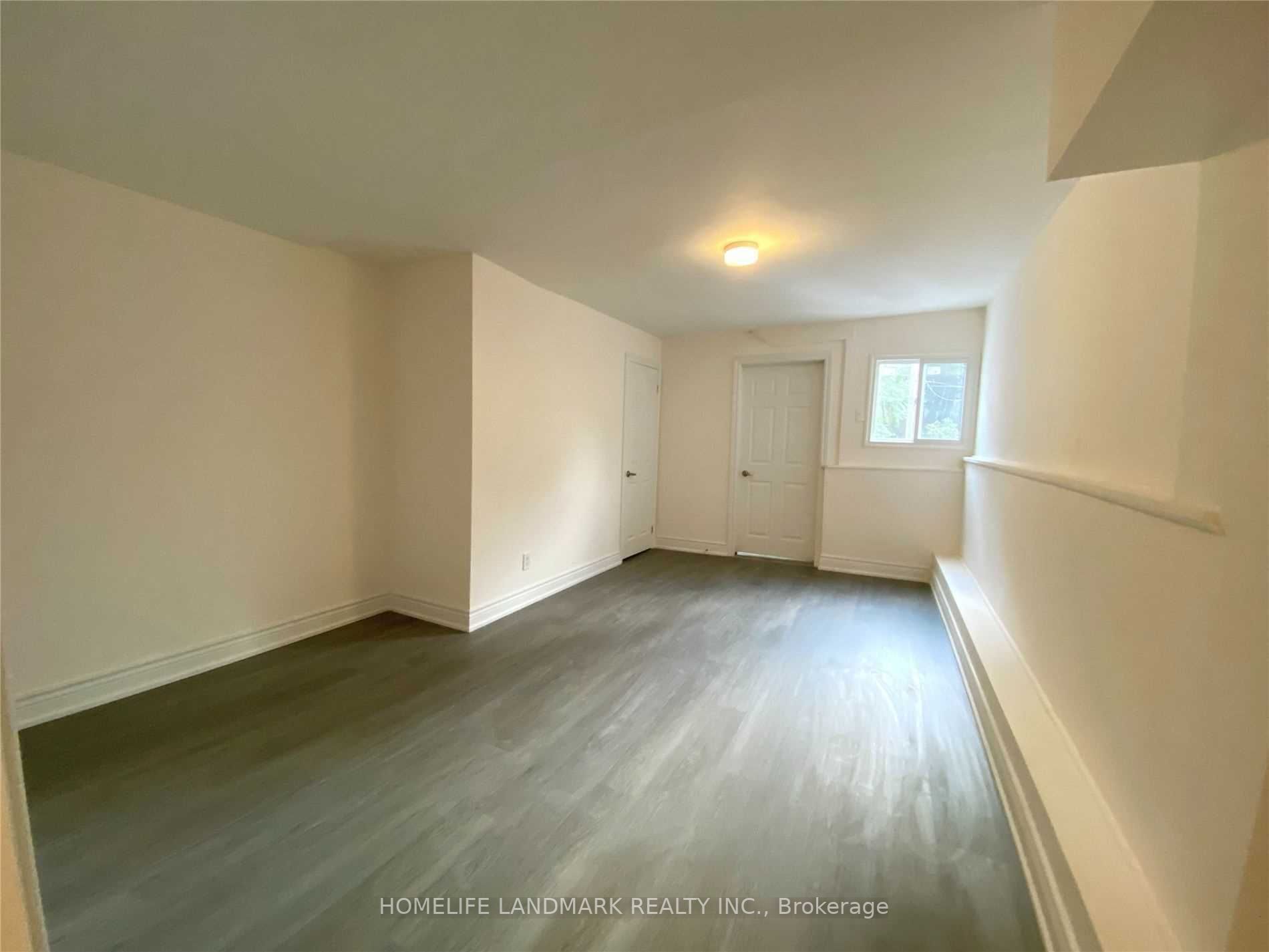 3238 Yonge St