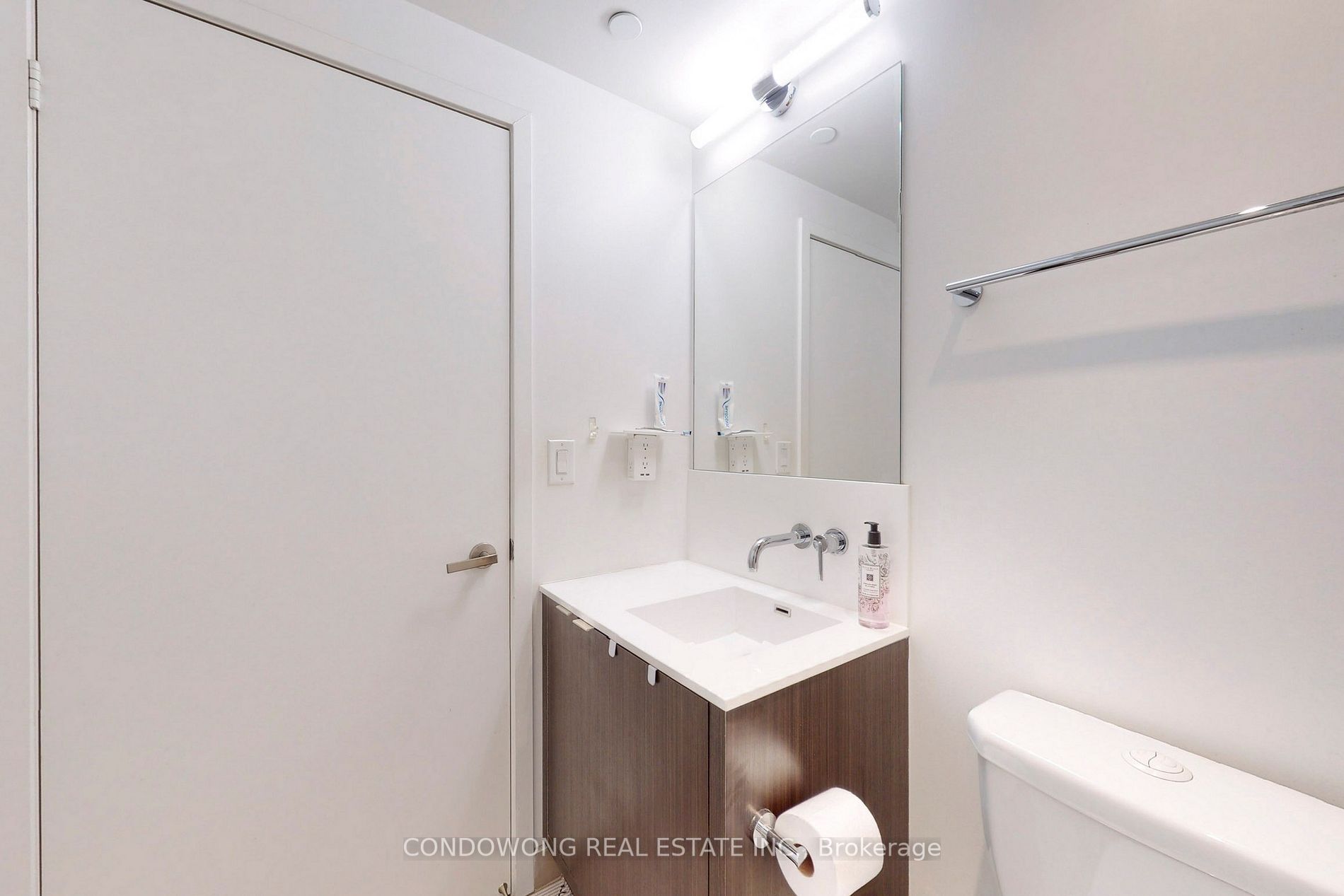 100 Harbour St, #1703