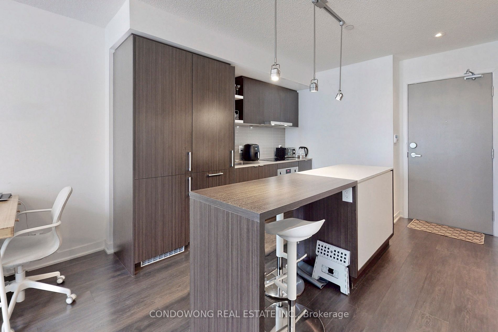 100 Harbour St, #1703