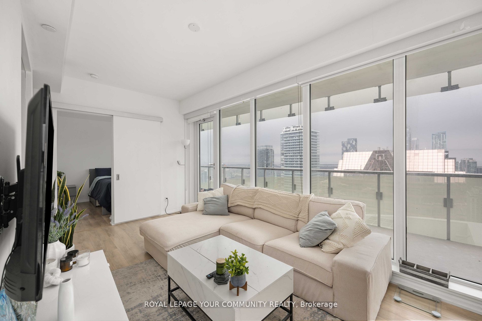 197 Yonge St, #3209
