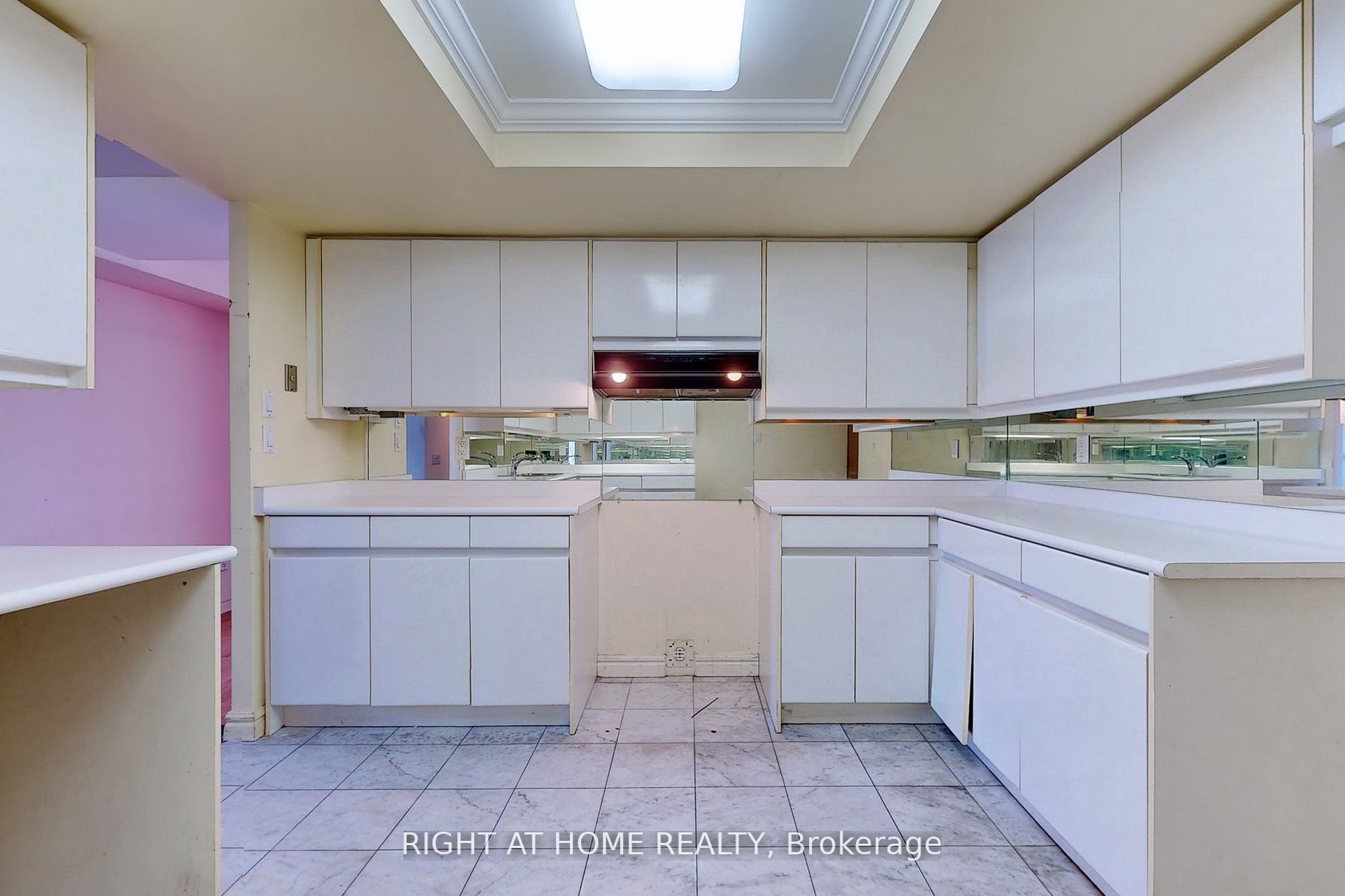 33 University Ave, #2702