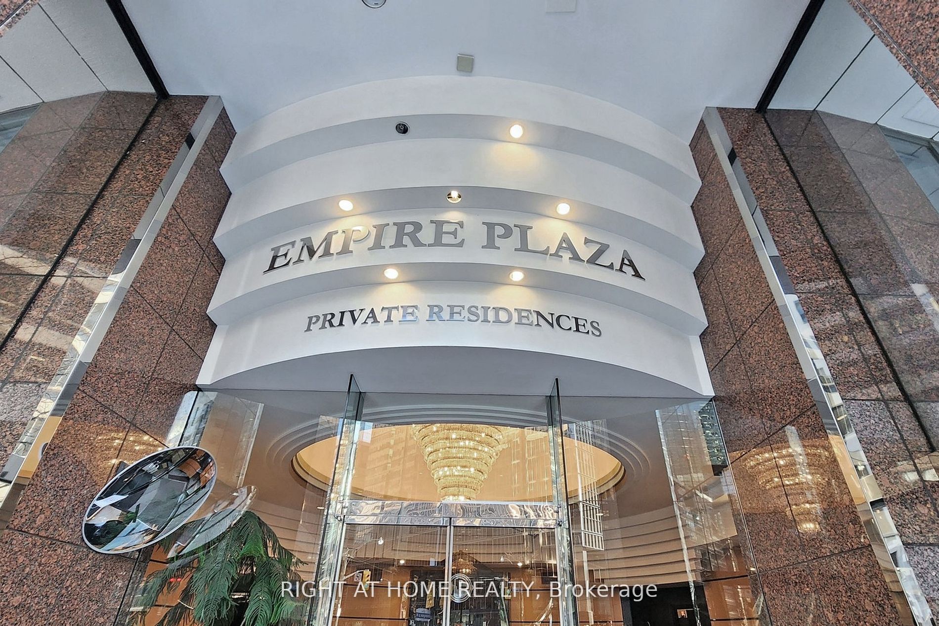 33 University Ave, #2702