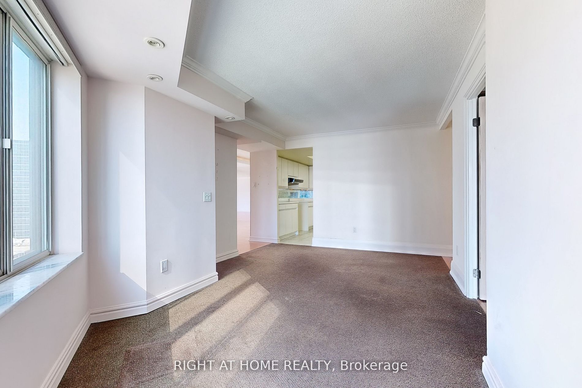 33 University Ave, #2702