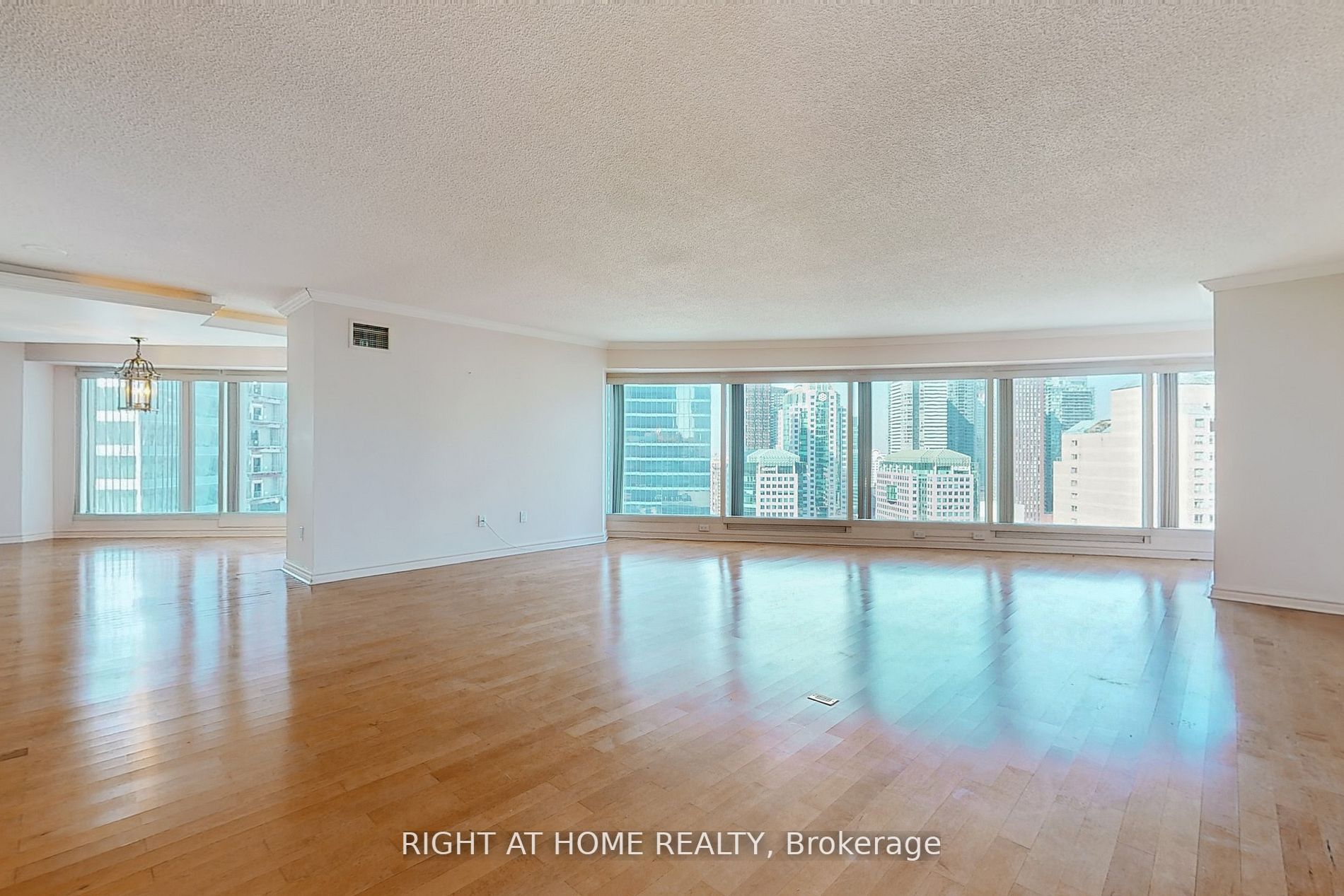 33 University Ave, #2702