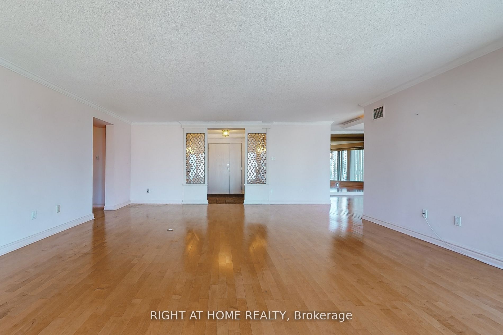 33 University Ave, #2702