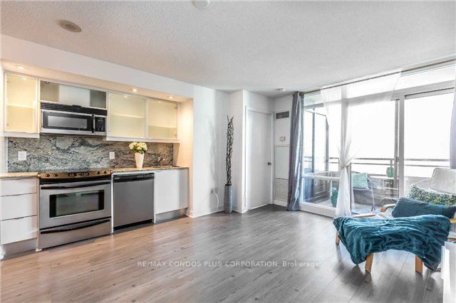 25 Telegram Mews, #3211