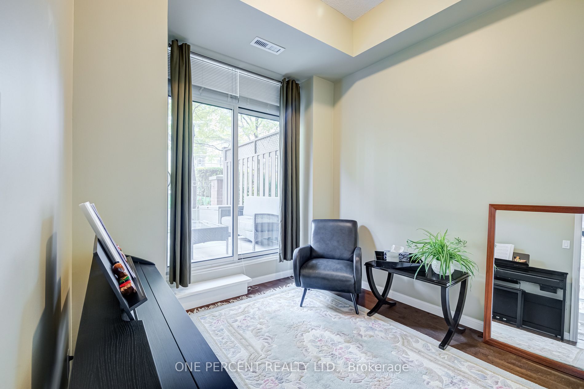 900 Mount Pleasant Road, #103