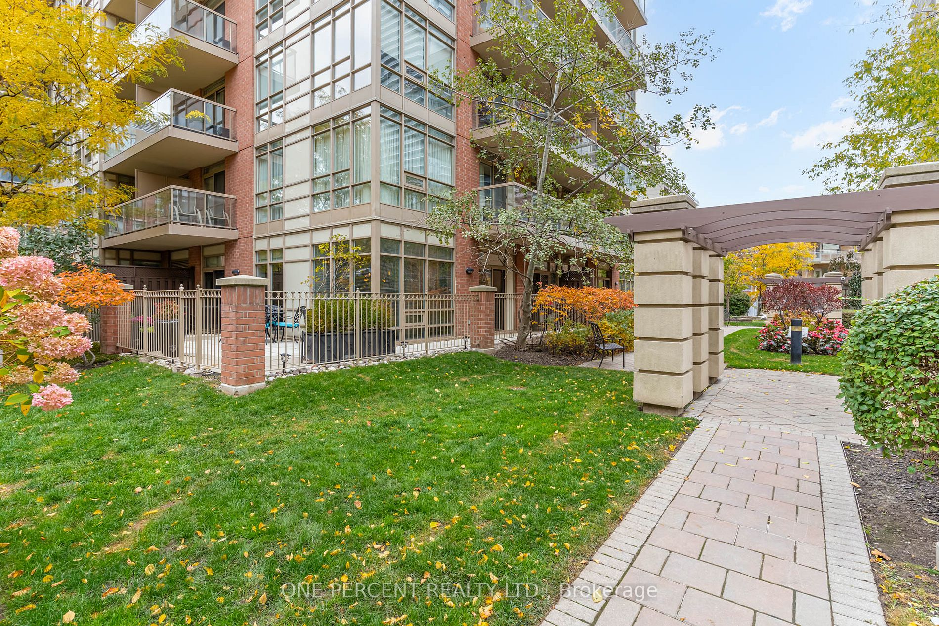 900 Mount Pleasant Road, #103