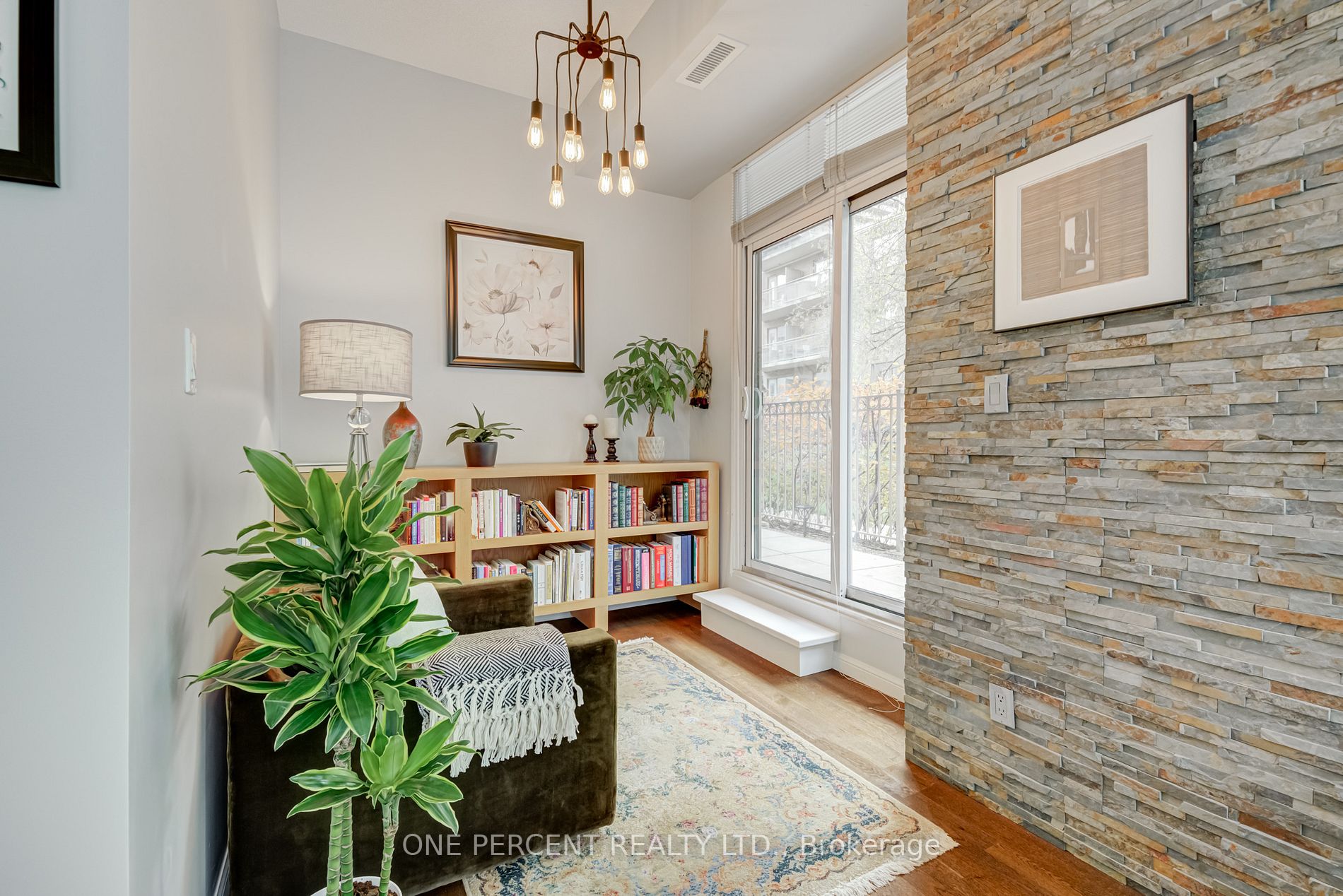 900 Mount Pleasant Road, #103
