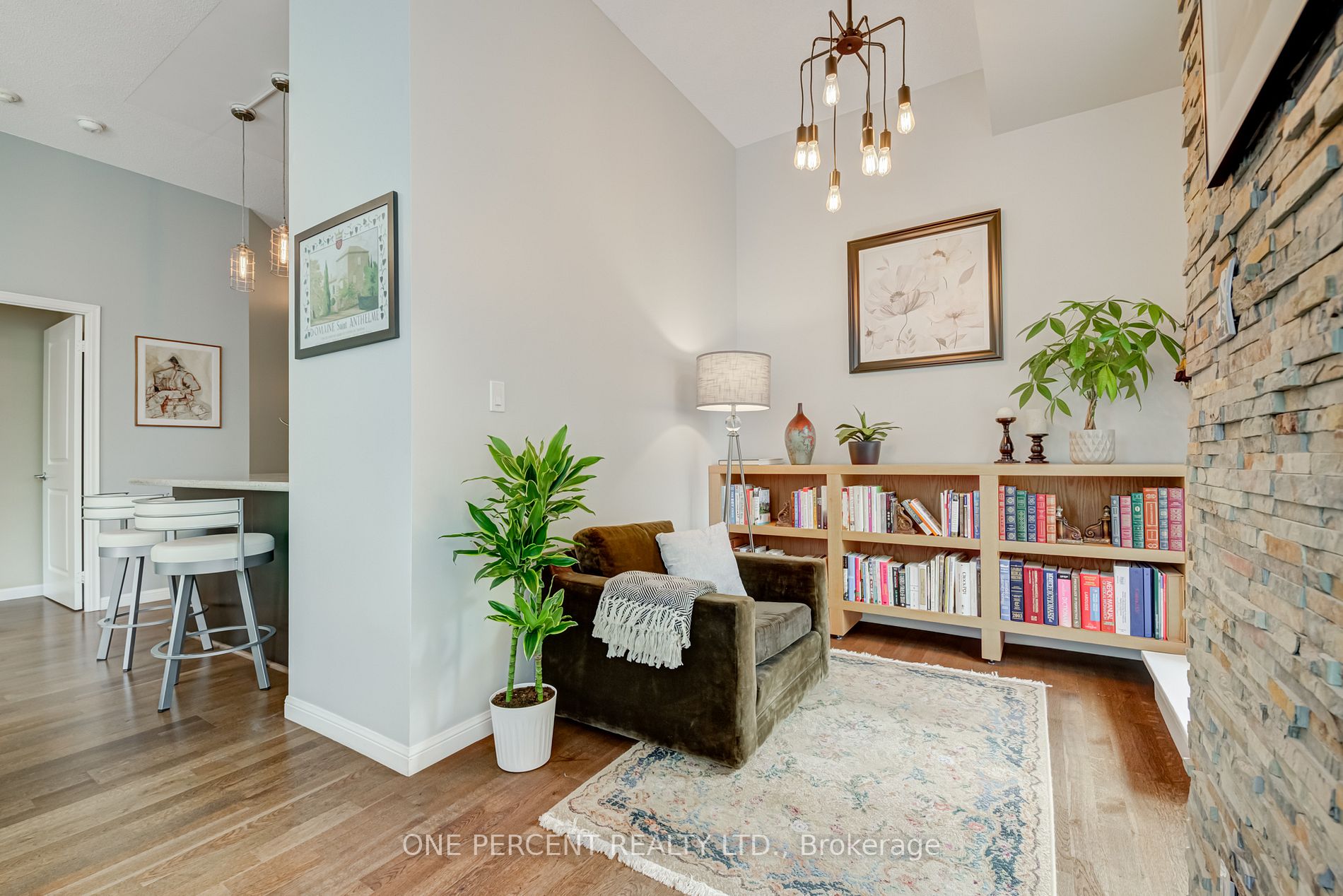 900 Mount Pleasant Road, #103