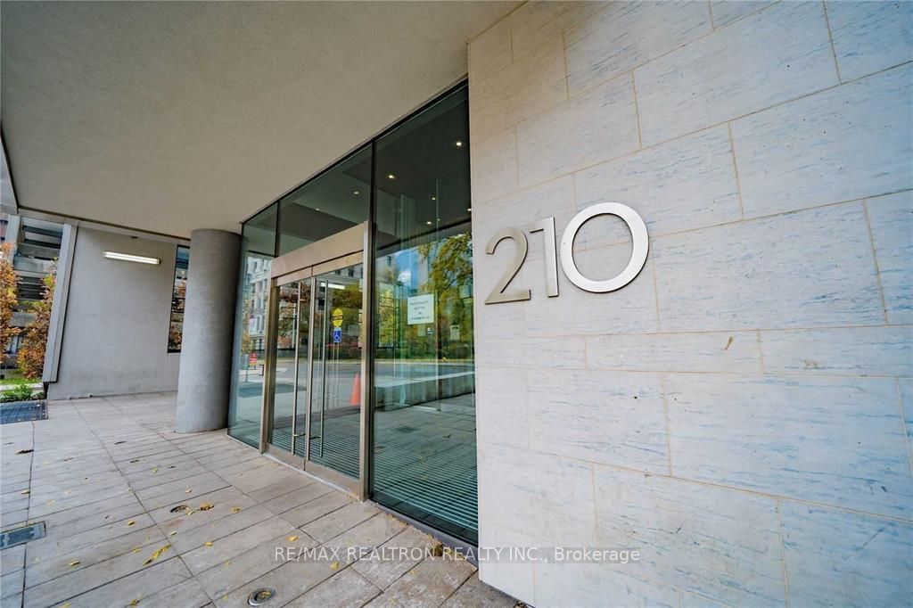 210 Simcoe St, #1912