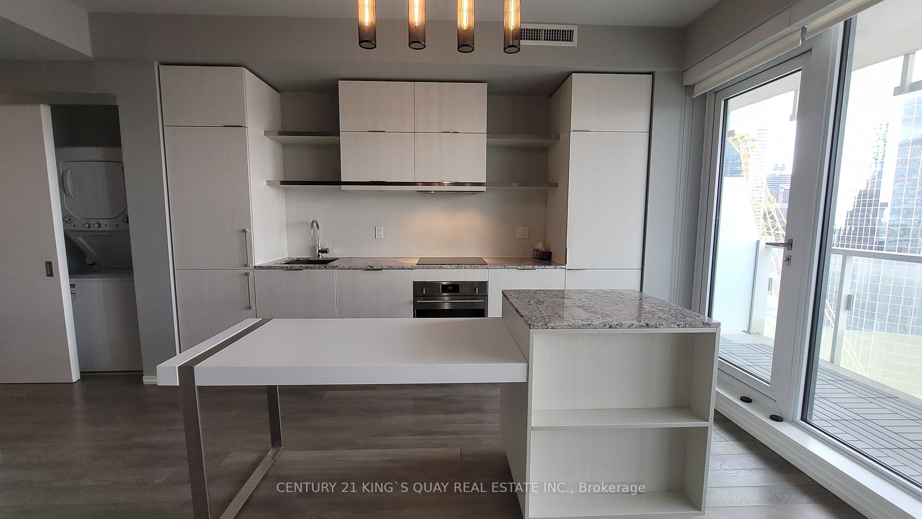 197 Yonge St, #2511