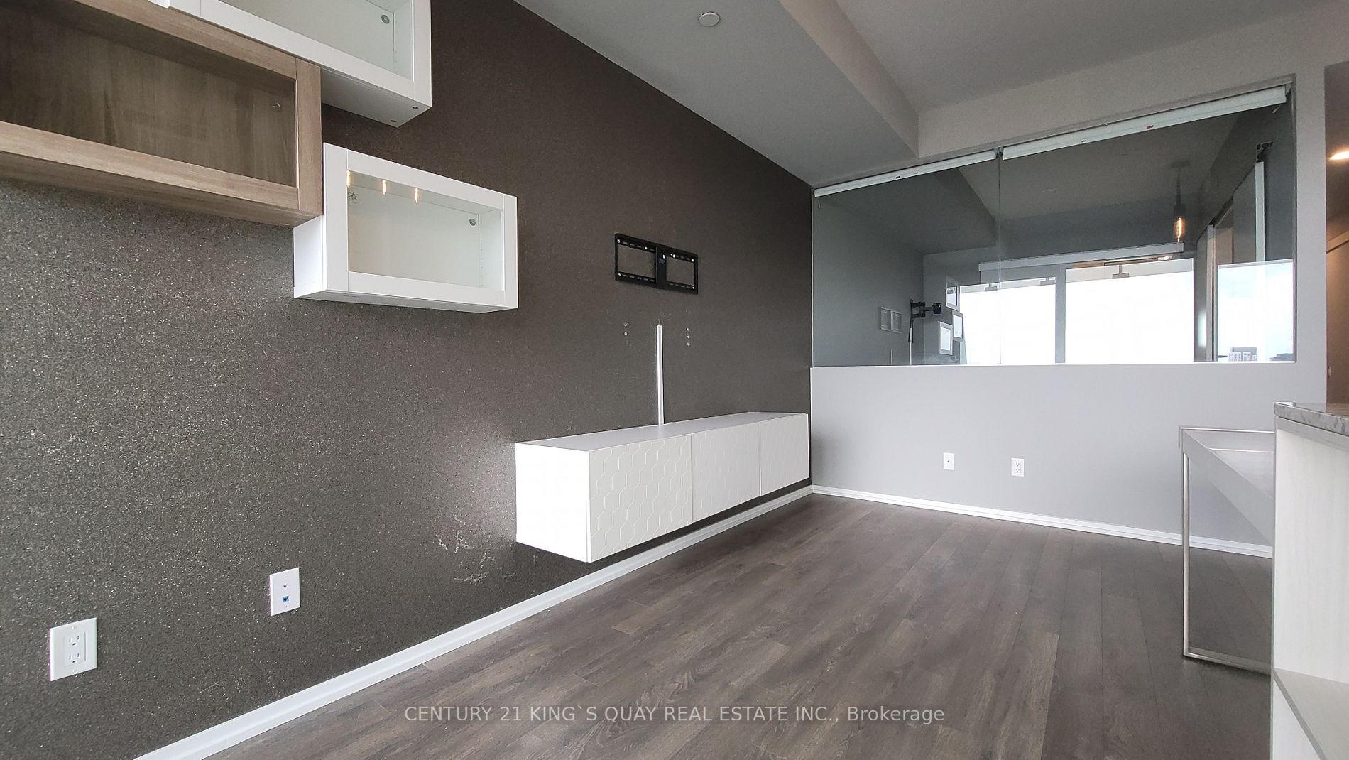 197 Yonge St, #2511