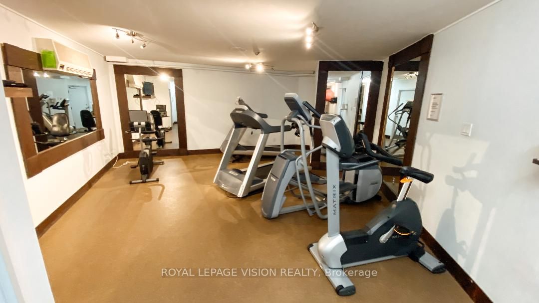 250 Queens Quay W, #1504