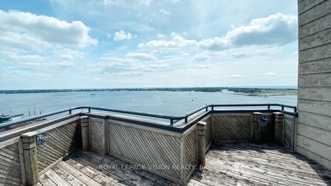 250 Queens Quay W, #1504