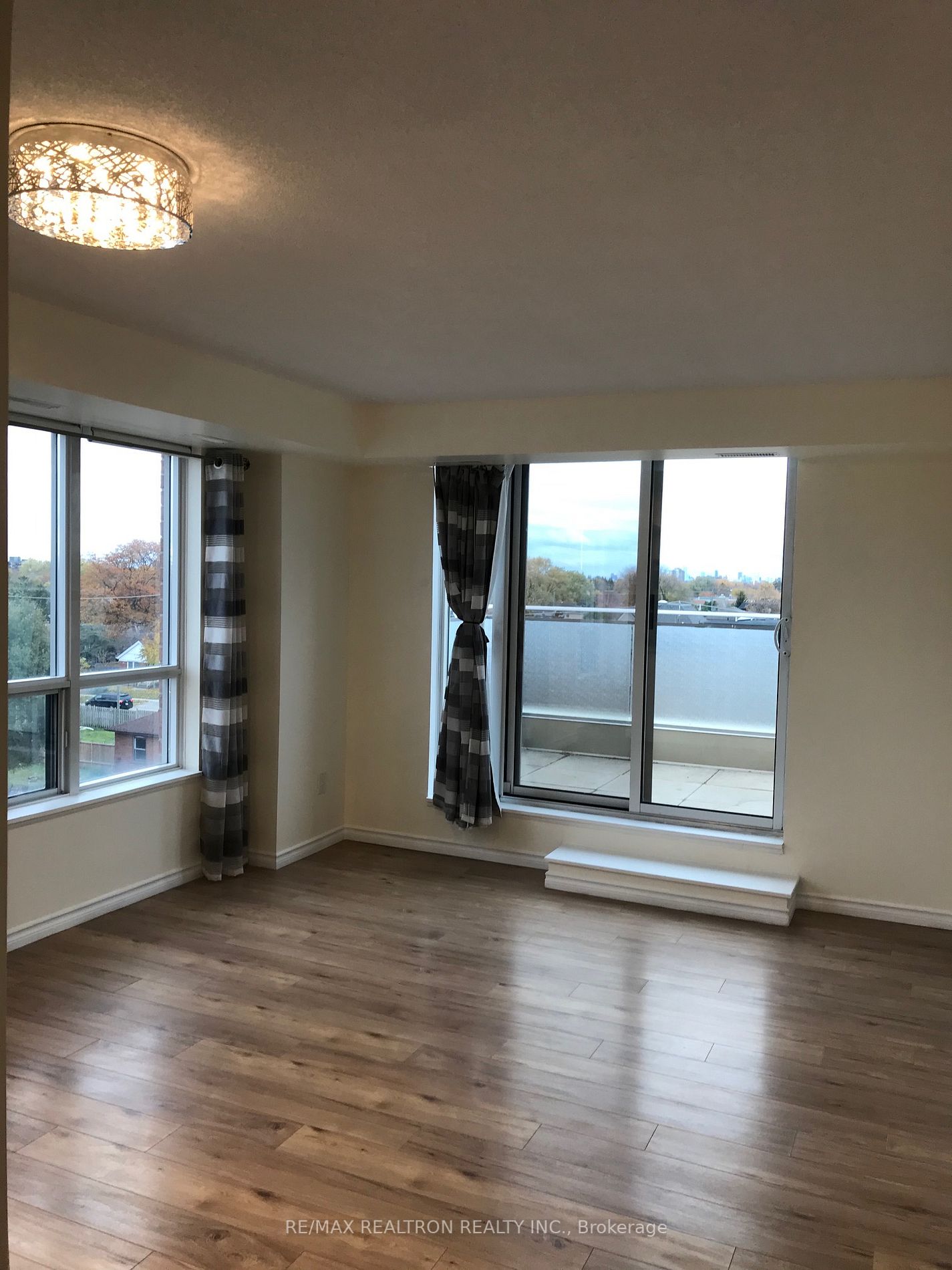 801 Sheppard St W, #605