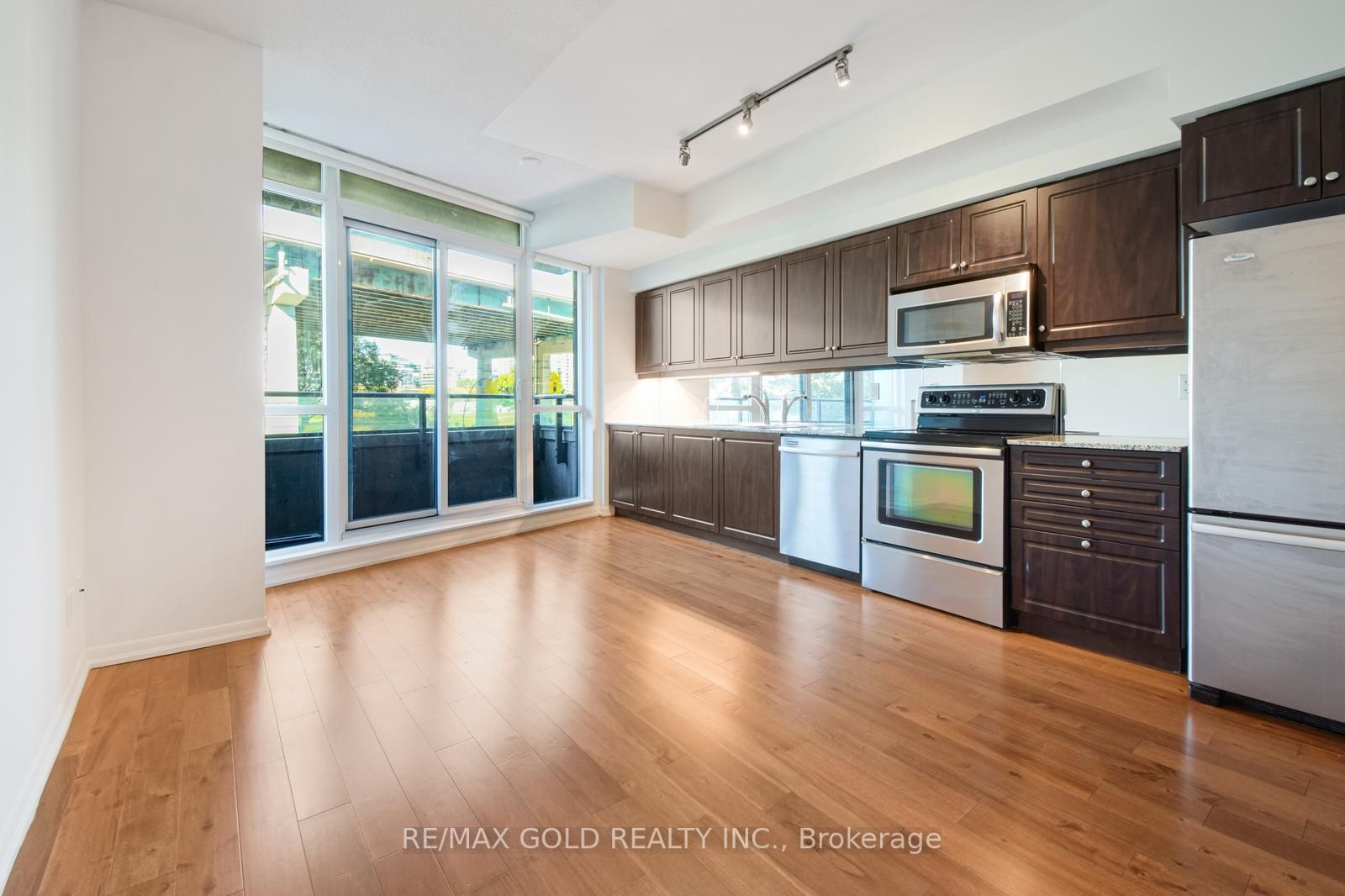 209 Fort York Blvd, #372