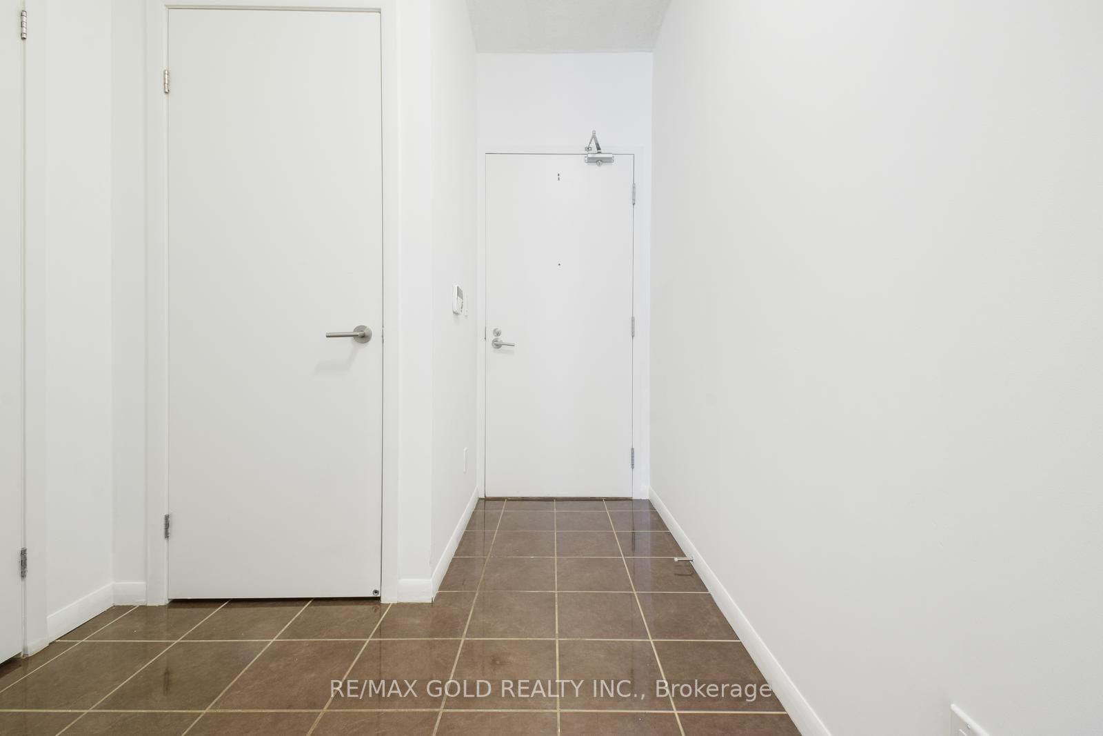 209 Fort York Blvd, #372