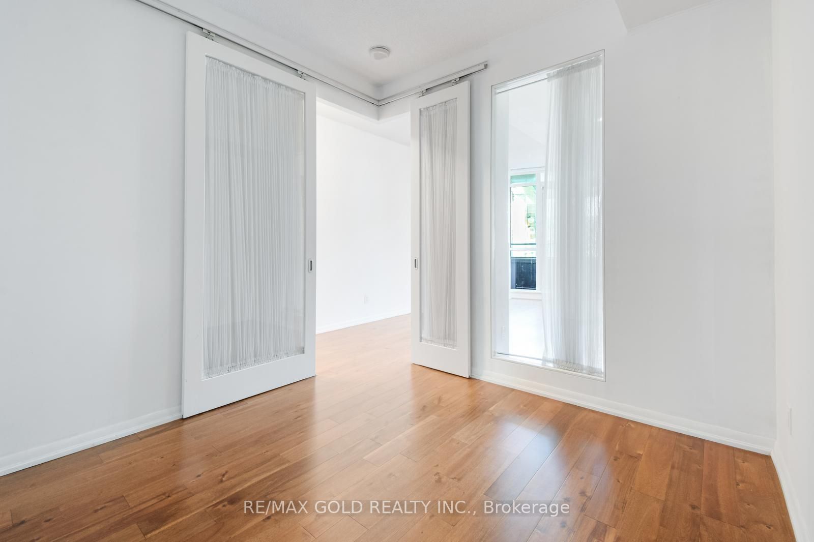 209 Fort York Blvd, #372