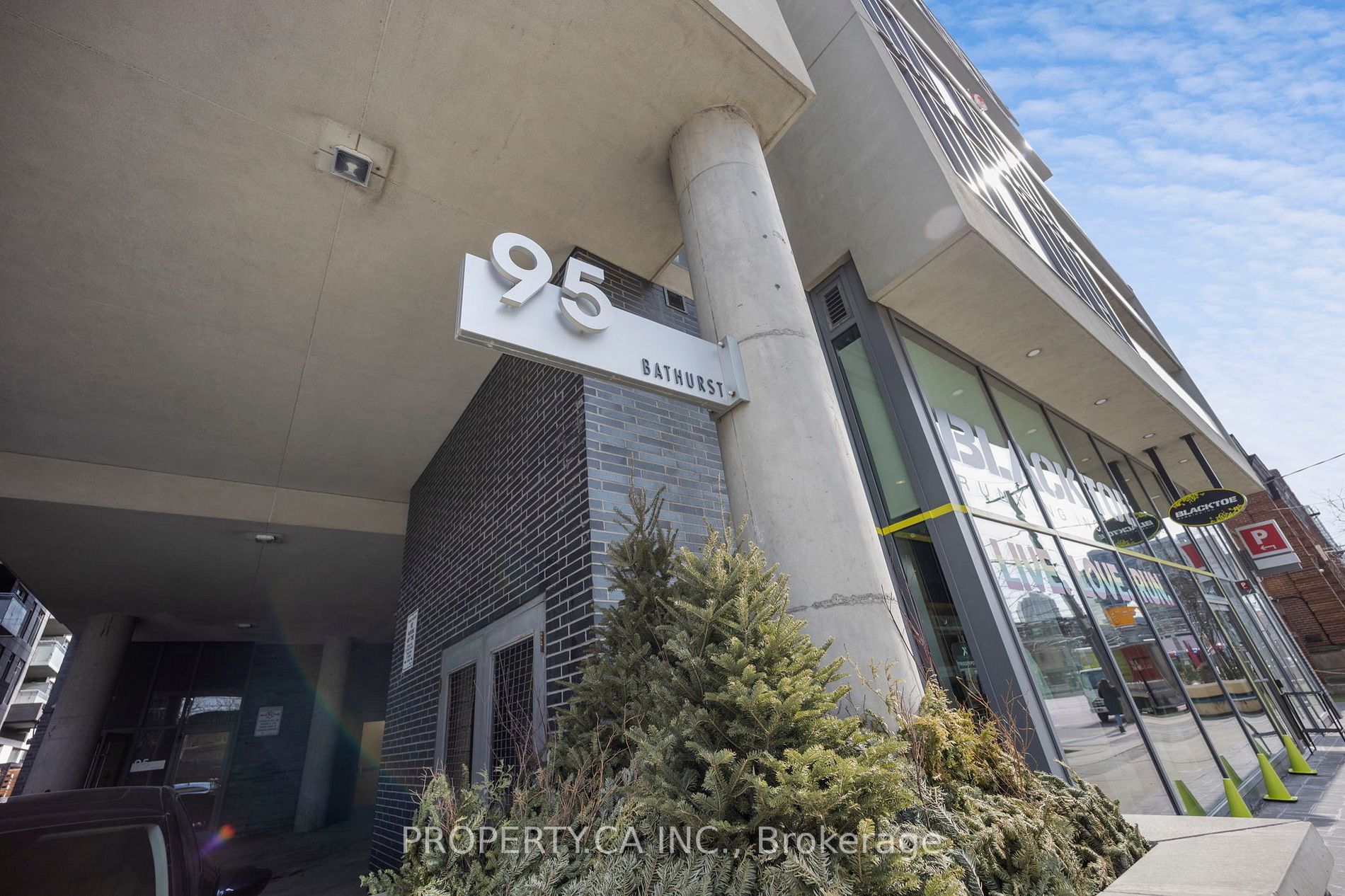 95 Bathurst St, #426