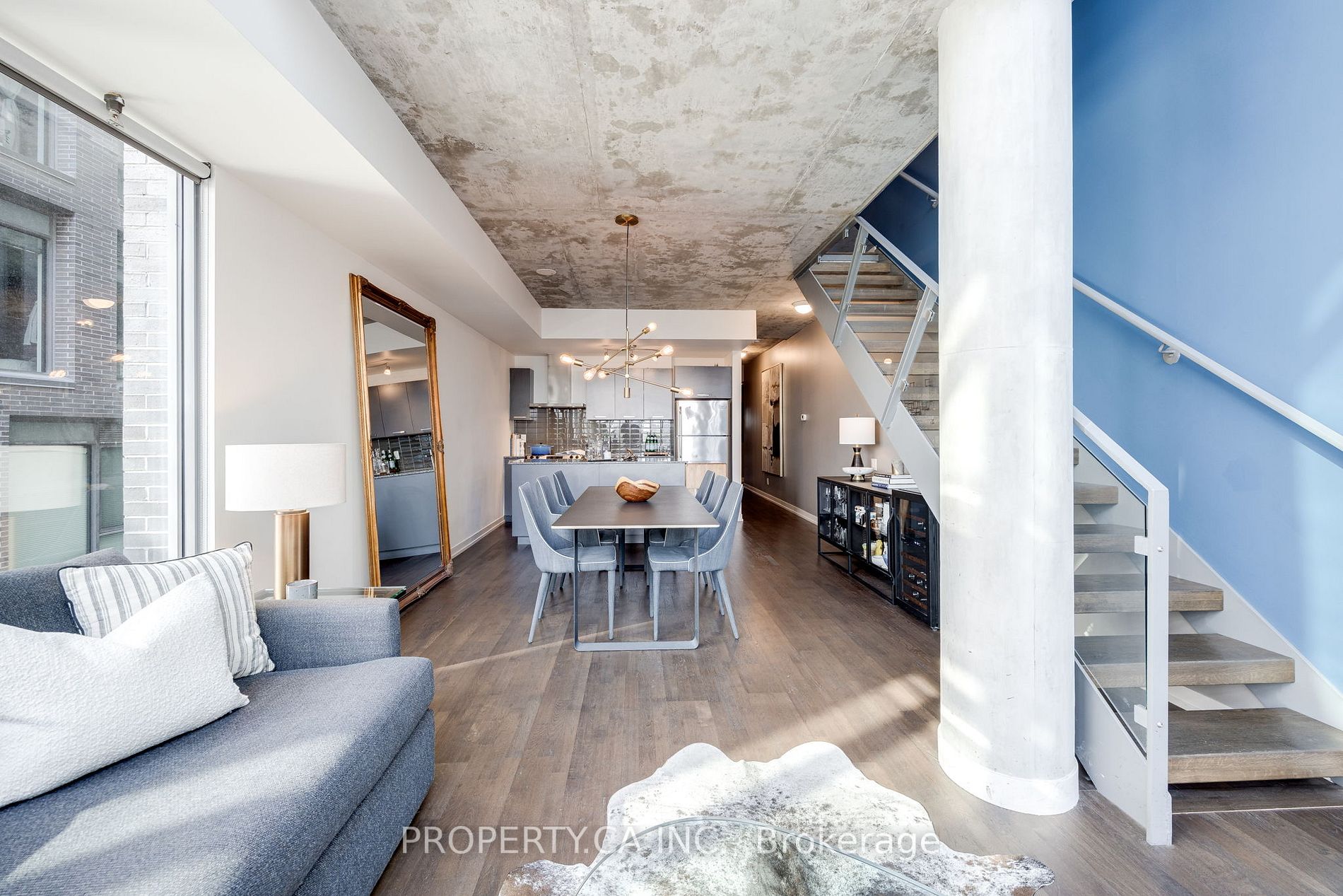 95 Bathurst St, #426