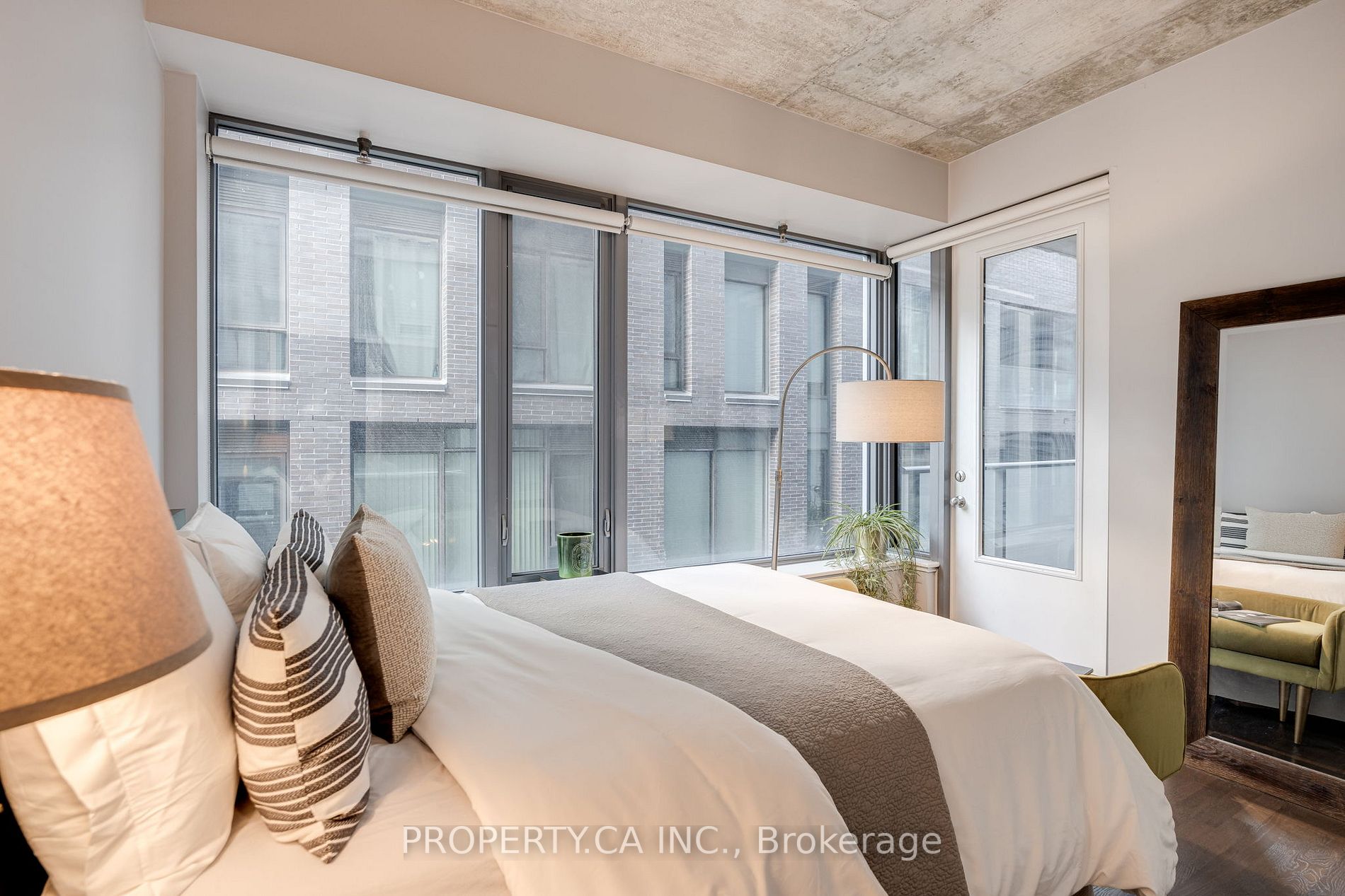 95 Bathurst St, #426