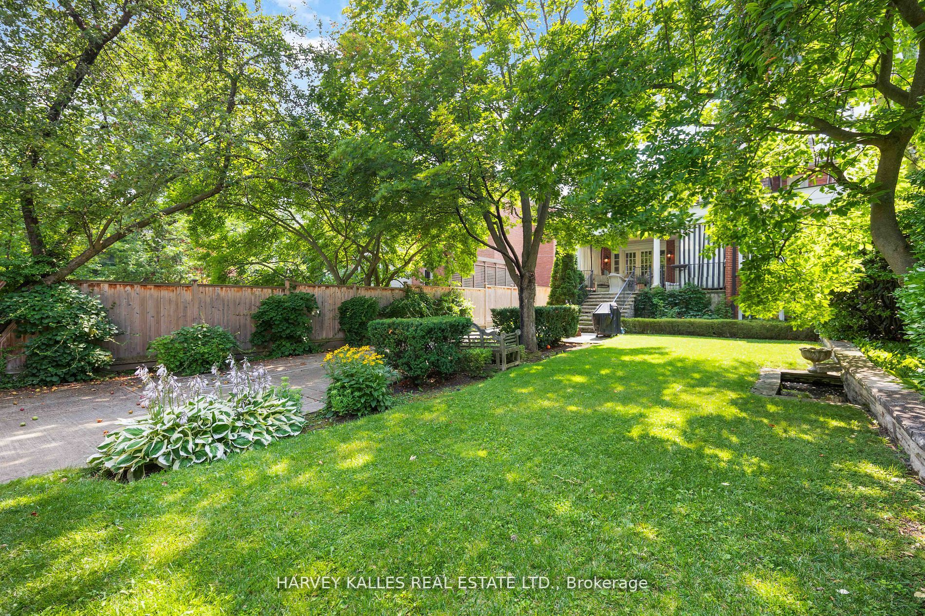 73 Dunvegan Rd