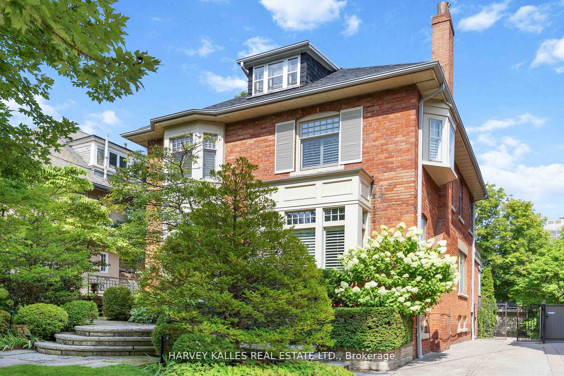 73 Dunvegan Rd
