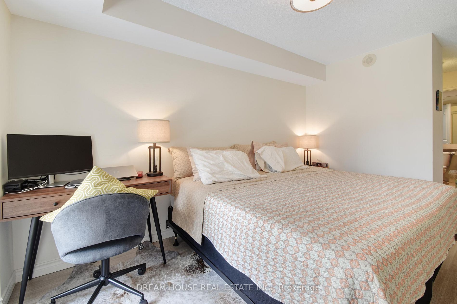 900 Mount Pleasant Rd, #308