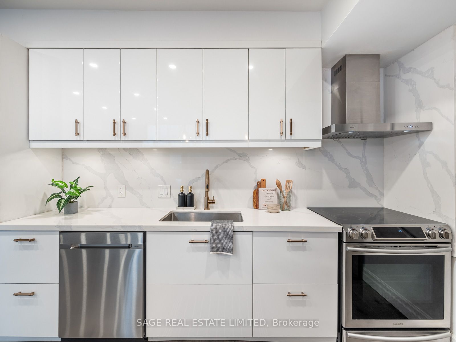 22 Western Battery Rd, #104