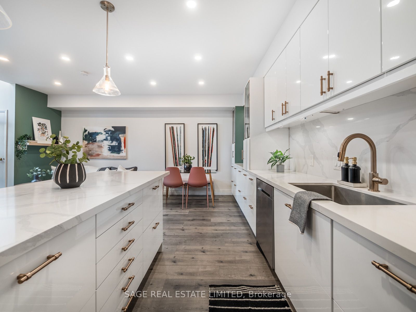 22 Western Battery Rd, #104
