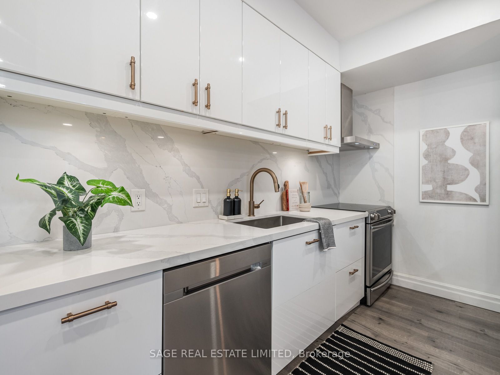 22 Western Battery Rd, #104