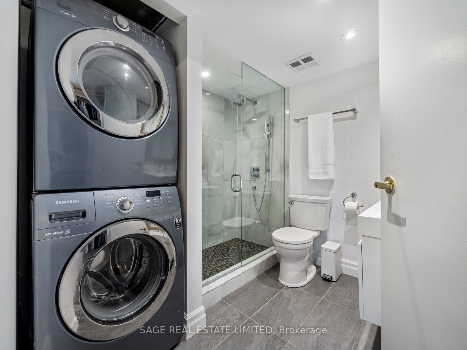 22 Western Battery Rd, #104