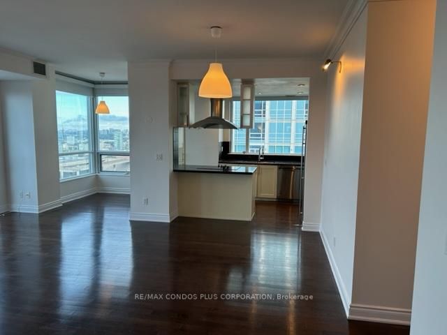 761 Bay Street #4212