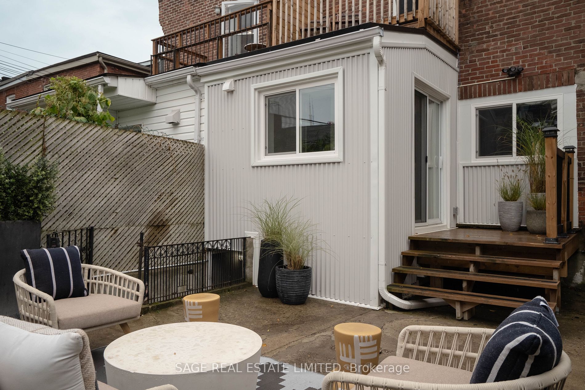 263 Crawford St