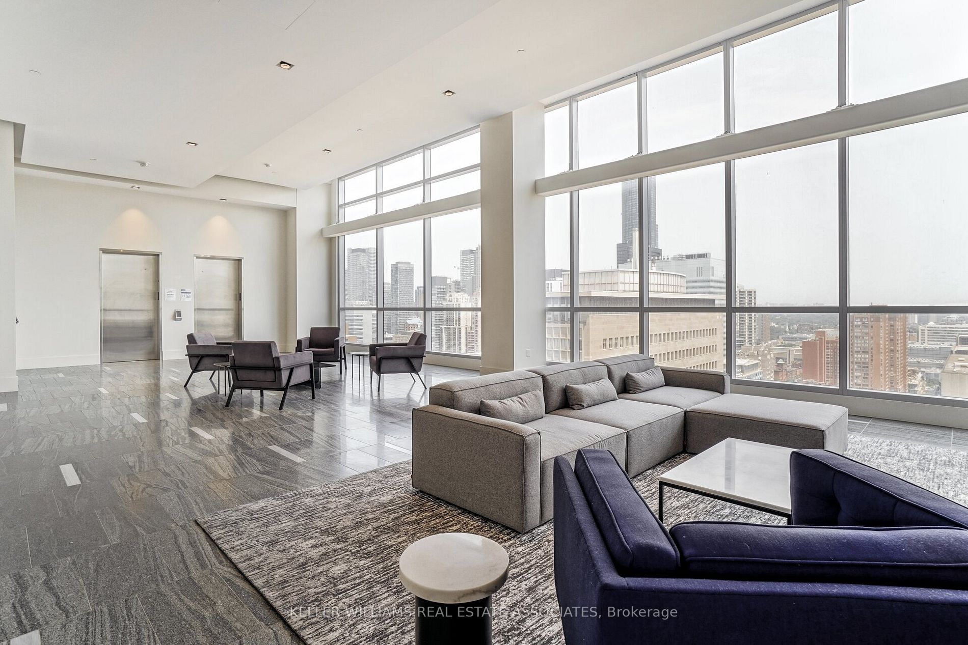 488 University Ave, #2302