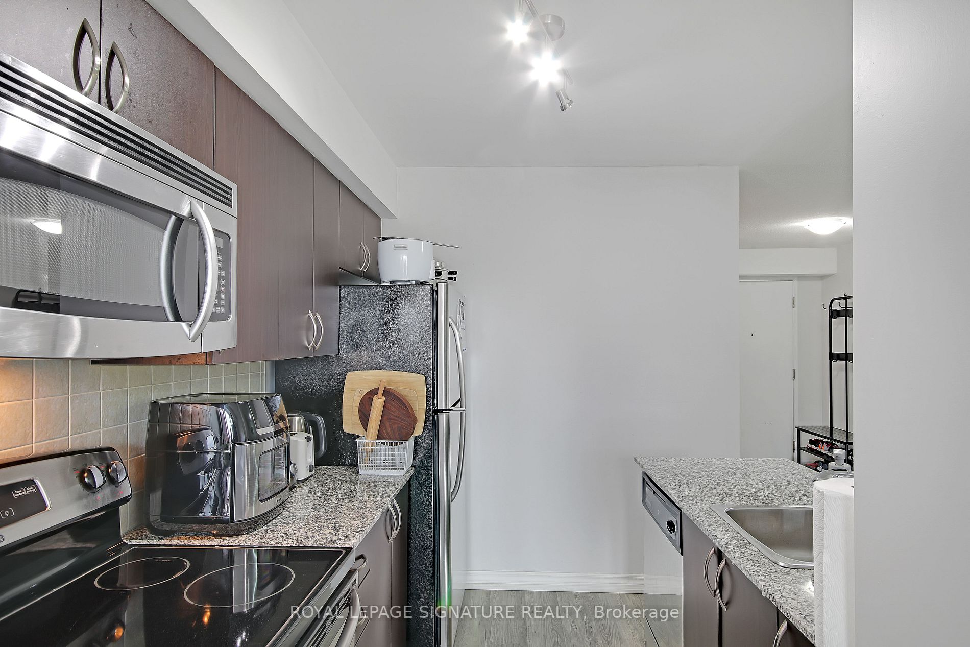 801 Sheppard Ave W, #503