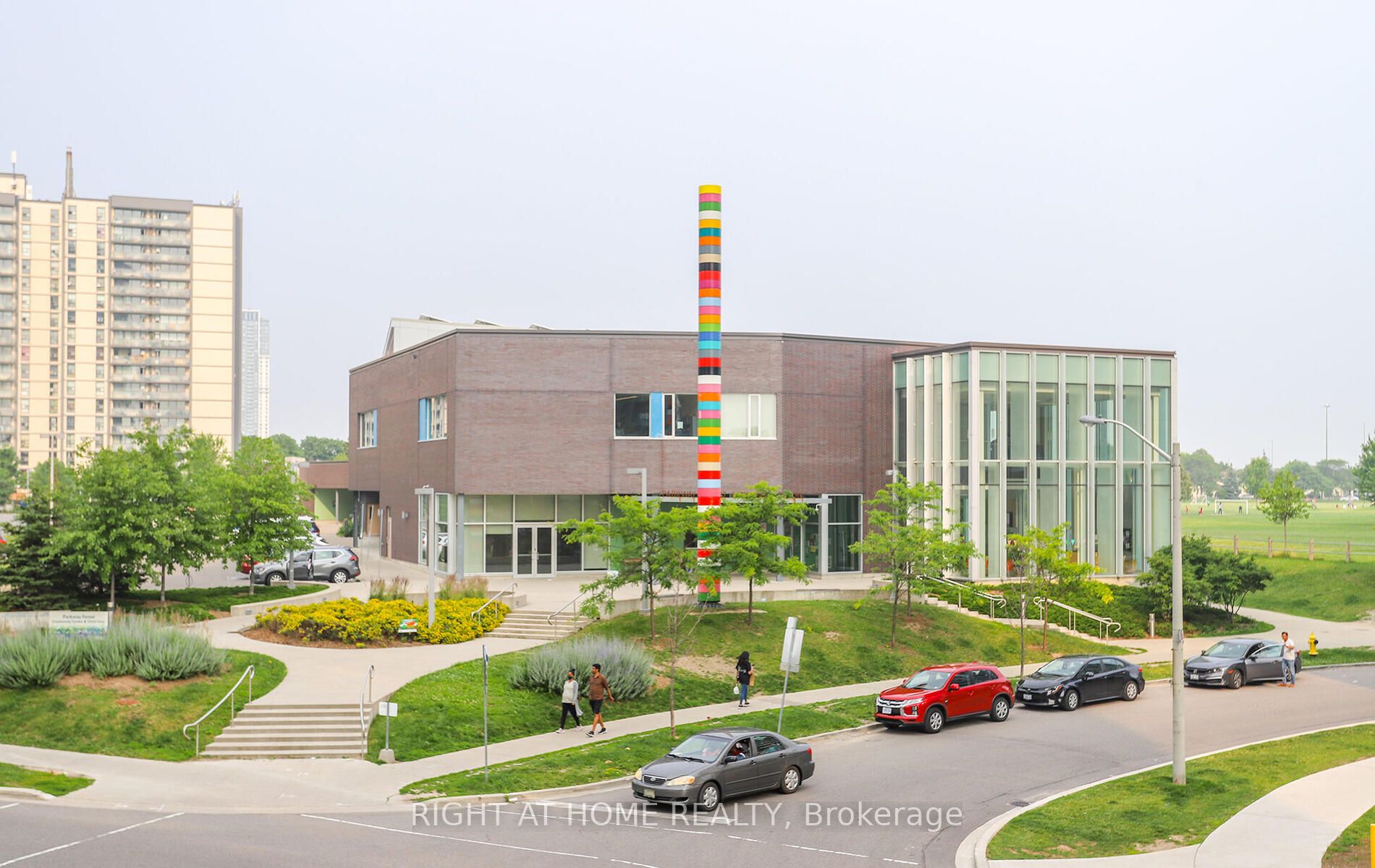 50 Forest Manor Rd, #211
