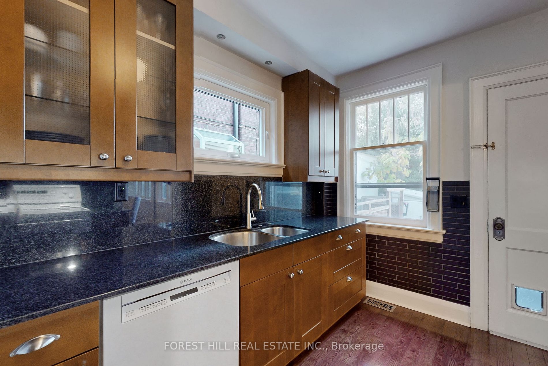 92 Bowood Ave